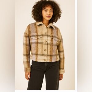 Aritzia Wilfred  the ganna Fuzzy Plaid Women's Jacket in Beige and Purple
